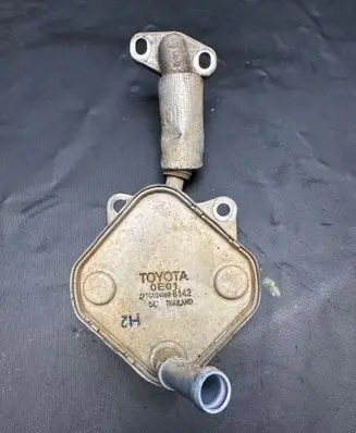 Toyota Hilux (AN120, AN130) Engine oil radiator 0240008142 0E01 DGT0240008142