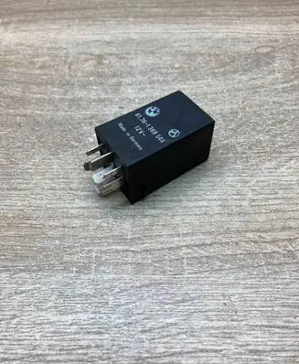BMW 5 E34 Other relay 1388546