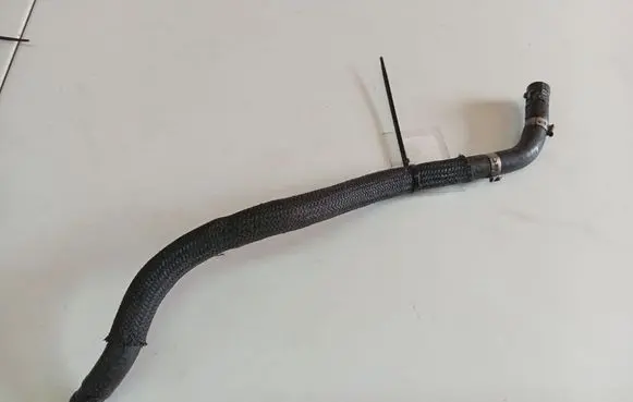 Audi A6 S6 C6 4F Engine coolant pipe/hose 