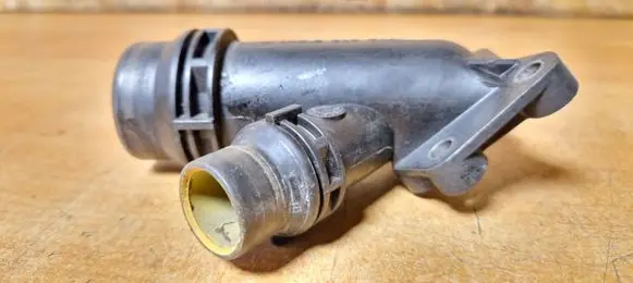 BMW 5 E60 E61 Engine coolant pipe/hose 11122247744