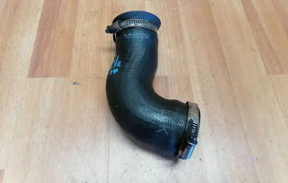 Audi A4 S4 B7 8E 8H Intercooler hose/pipe 8E0145837G