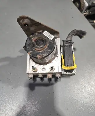 Peugeot 206+ ABS Pump 9659136980 10020700684