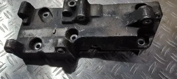 Volvo S40, V40 Engine mounting bracket 9146253