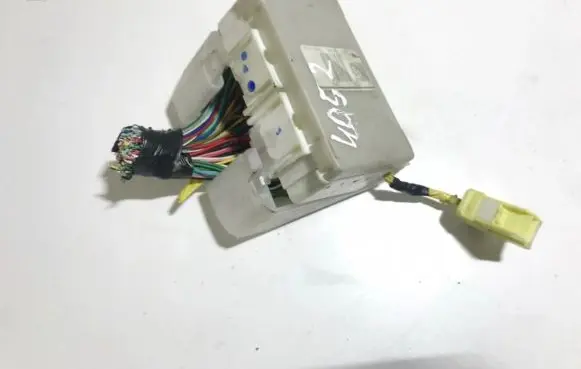 Toyota Avensis T270 Fuse box set 8267120360 82671-20360