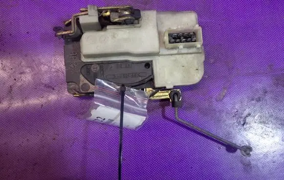 Peugeot 206 Front door lock