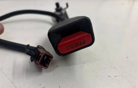 Honda CR-V Front seatbelt buckle 6080168