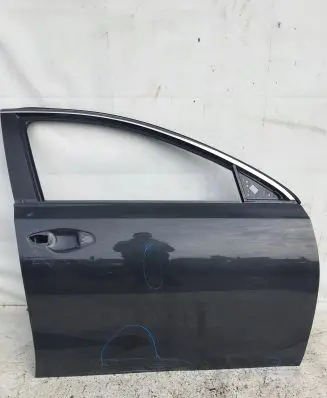 KIA Ceed Front door