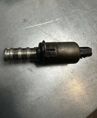 Peugeot 308 Camshaft vanos timing valve V758776080