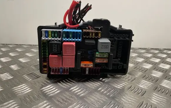 Mercedes-Benz C W205 Fuse module