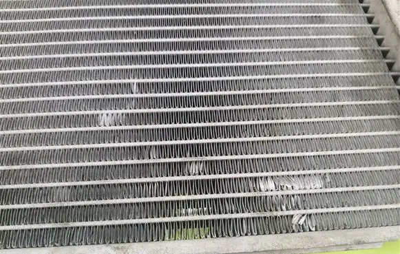 Opel Astra H Coolant radiator 13128801