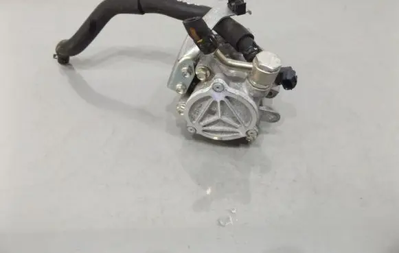 Mazda CX-3 Vacuum pump