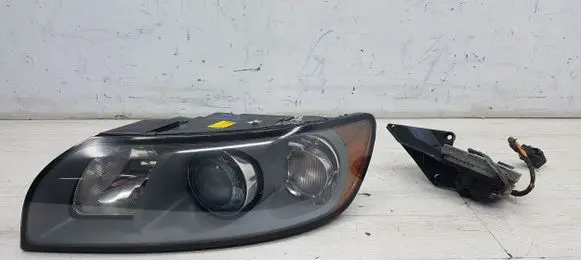 Volvo V50 Headlight/headlamp