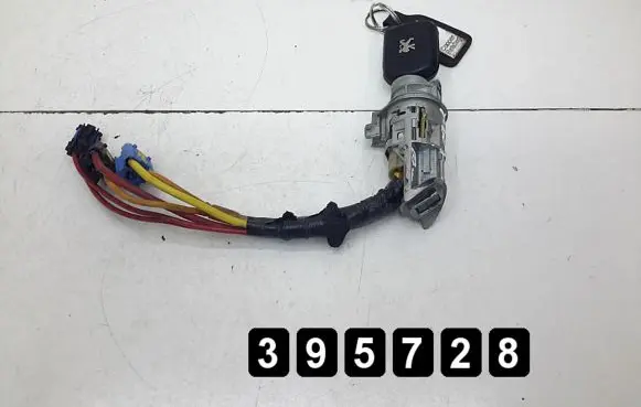 Peugeot 607 Ignition lock N0500109