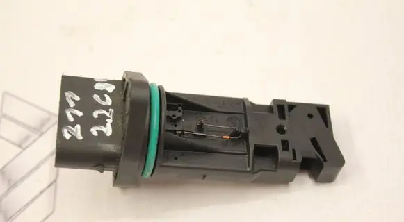 Mercedes-Benz E W211 Mass air flow meter F00C2G2068