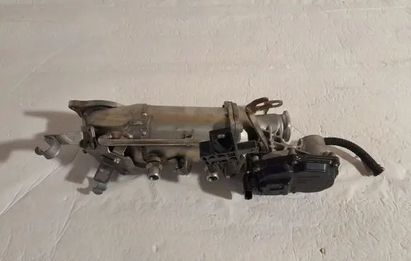 BMW 5 G30 G31 EGR valve cooler 8574815