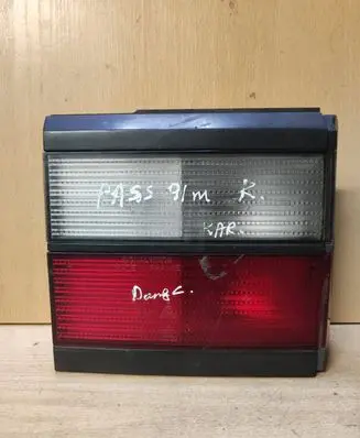 Volkswagen PASSAT B3 Tailgate rear/tail lights 333945107