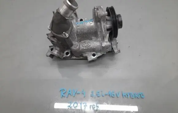 Toyota RAV 4 (XA40) Water pump