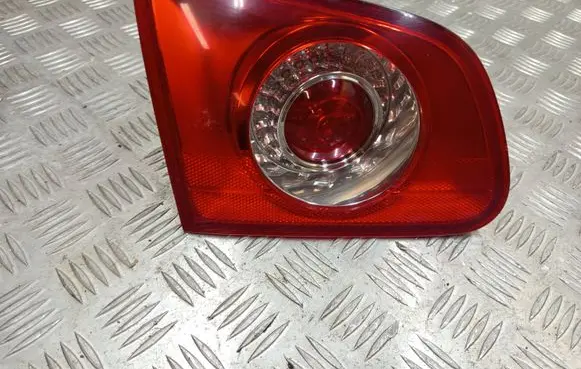 Volkswagen PASSAT B6 Tailgate rear/tail lights