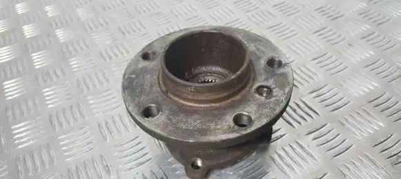 BMW X5 E53 Rear wheel hub