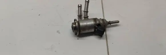 Peugeot 3008 II AdBlue injector 9842811780
