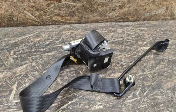 Maserati Coupe Front seatbelt 33004170G 33023156