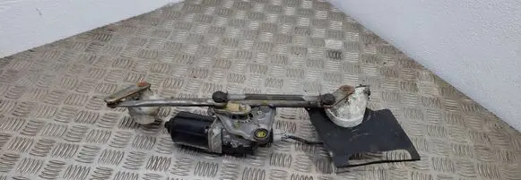 Toyota Yaris Front wiper linkage and motor