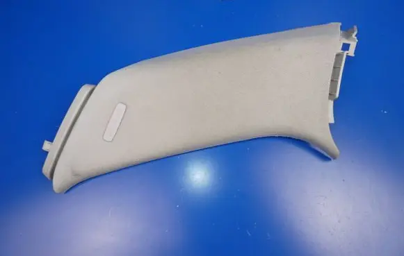 Mercedes-Benz C W205 (D)pillar trim (top) 