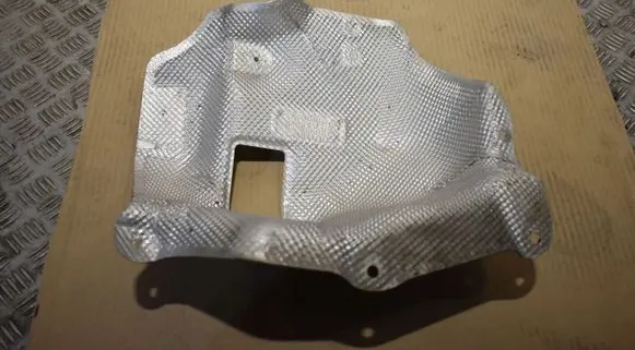 BMW 8 G15 Exhaust heat shield 7374760555525