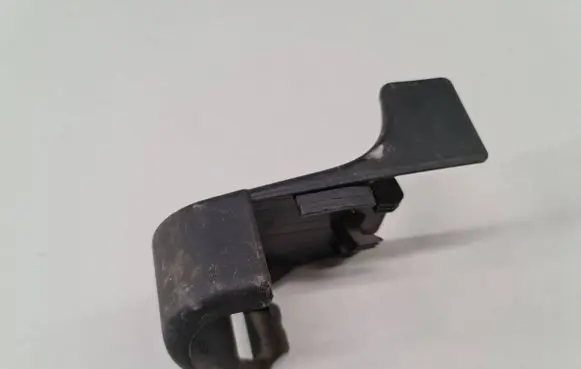 Opel Zafira B Front passenger seat rail trim 13170005