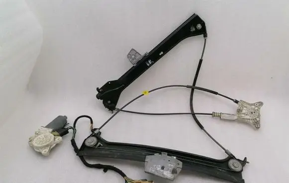 Mercedes-Benz CLK AMG A209 C209 Front door window regulator with motor A2097200846 A2308200942