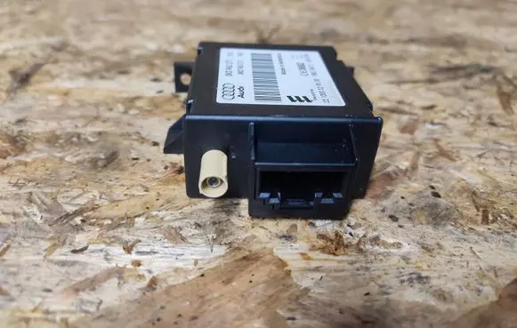 Volkswagen Touareg II Auxiliary heating control unit/module 8K0963271 221000329500
