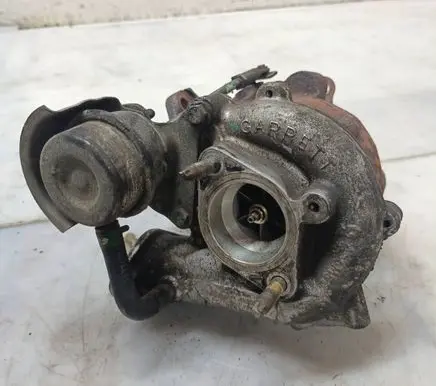 Nissan Almera Tino Turbo 14411BN800