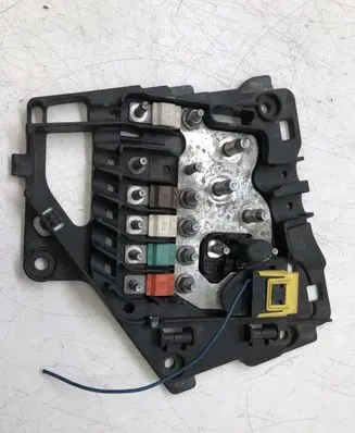 Citroen DS3 Fuse module 9801147680