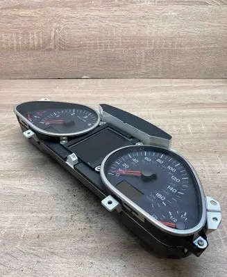 Audi A6 S6 C6 4F Speedometer (instrument cluster) 4F0920980M 4F0910930A