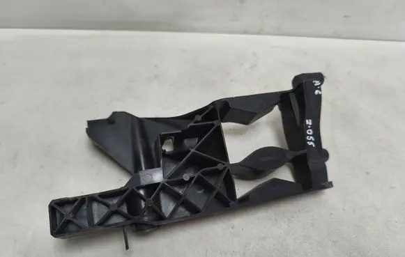 Audi A6 S6 C7 4G Headlight/headlamp mounting bracket 4G0805607A