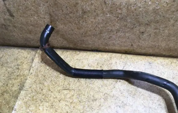 Renault Kangoo II Engine coolant pipe/hose