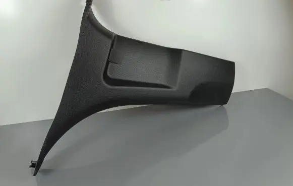 SsangYong Rexton (B) pillar trim (bottom)