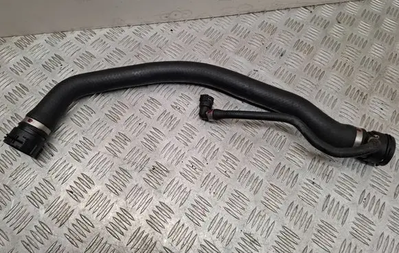 Engine coolant pipe/hose