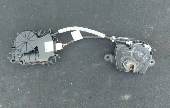 BMW 2 F46 Tailgate/trunk/boot lock/catch/latch 734853107 734853005