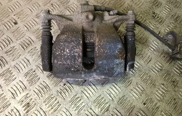 Volkswagen PASSAT B8 Front brake caliper