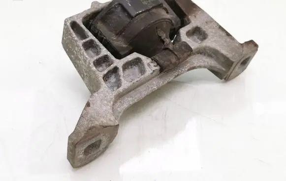 Ford Focus Engine mount bracket 3M516F012BH