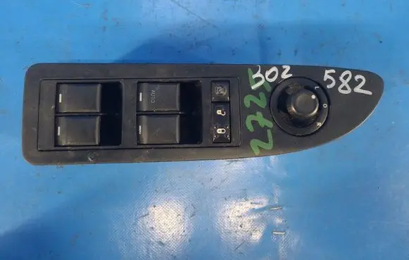 Chrysler 200 Electric window control switch 4602780AA