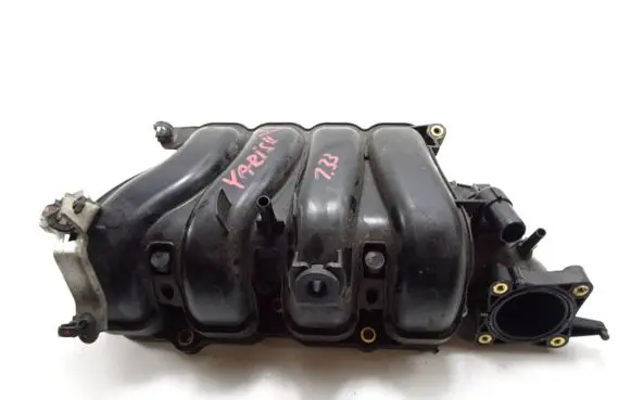 Toyota Yaris Intake manifold 1712047010