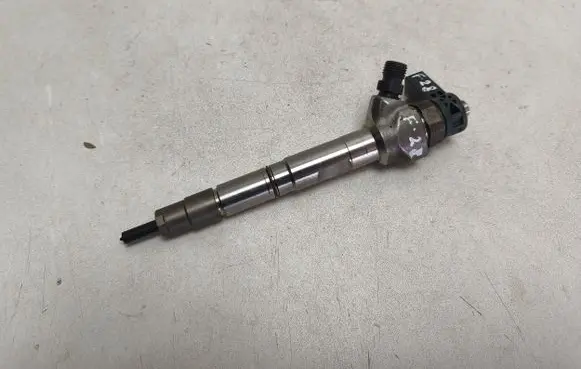 Audi A6 S6 C7 4G Fuel injector 04L130277AE