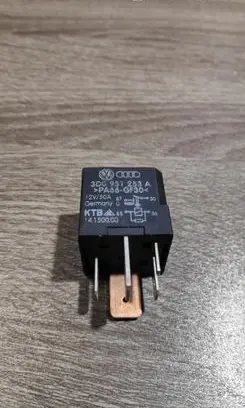 Volkswagen PASSAT B6 Other relay 3D0951253A 433