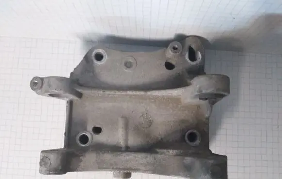 Peugeot 307 Generator/alternator bracket 6490809659