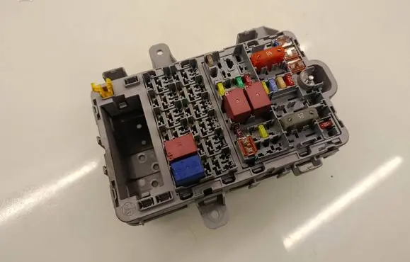 Alfa Romeo Stelvio Fuse module 