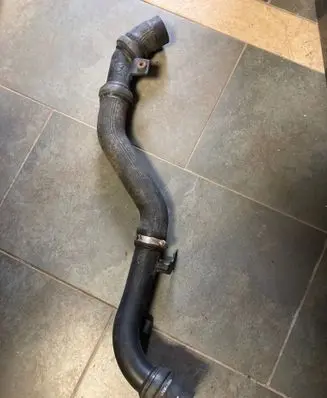 Intercooler hose/pipe