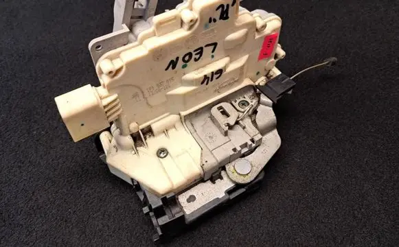 Seat Altea Front door lock 1P1837015