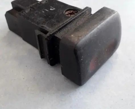 Nissan Primera Hazard light switch